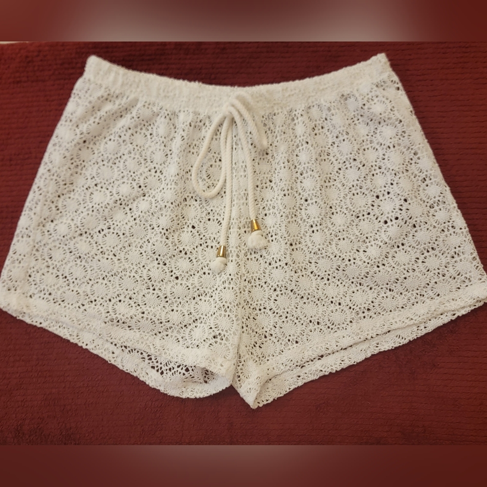 Cream Lace Crochet Shorts